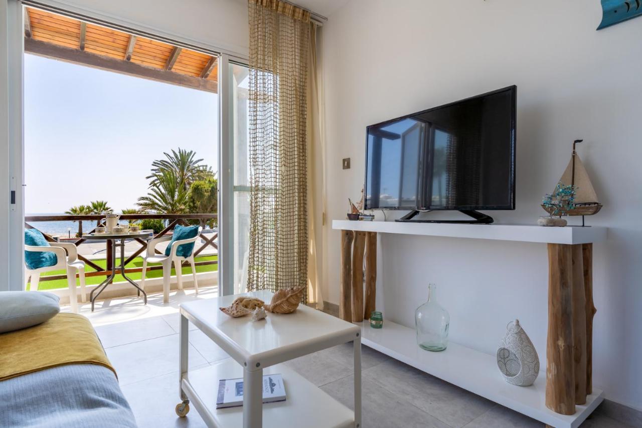 Seawaves 1- Bedroom Apartment Near Meneou Beach Larnaka Exterior foto