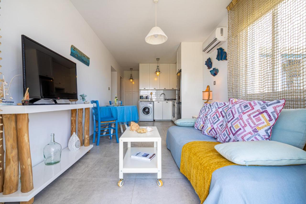 Seawaves 1- Bedroom Apartment Near Meneou Beach Larnaka Exterior foto