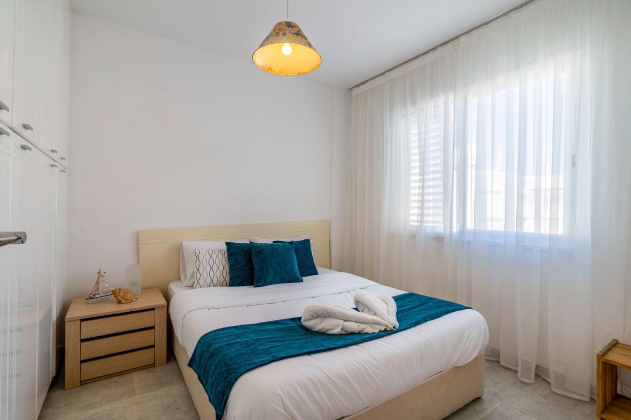 Seawaves 1- Bedroom Apartment Near Meneou Beach Larnaka Exterior foto